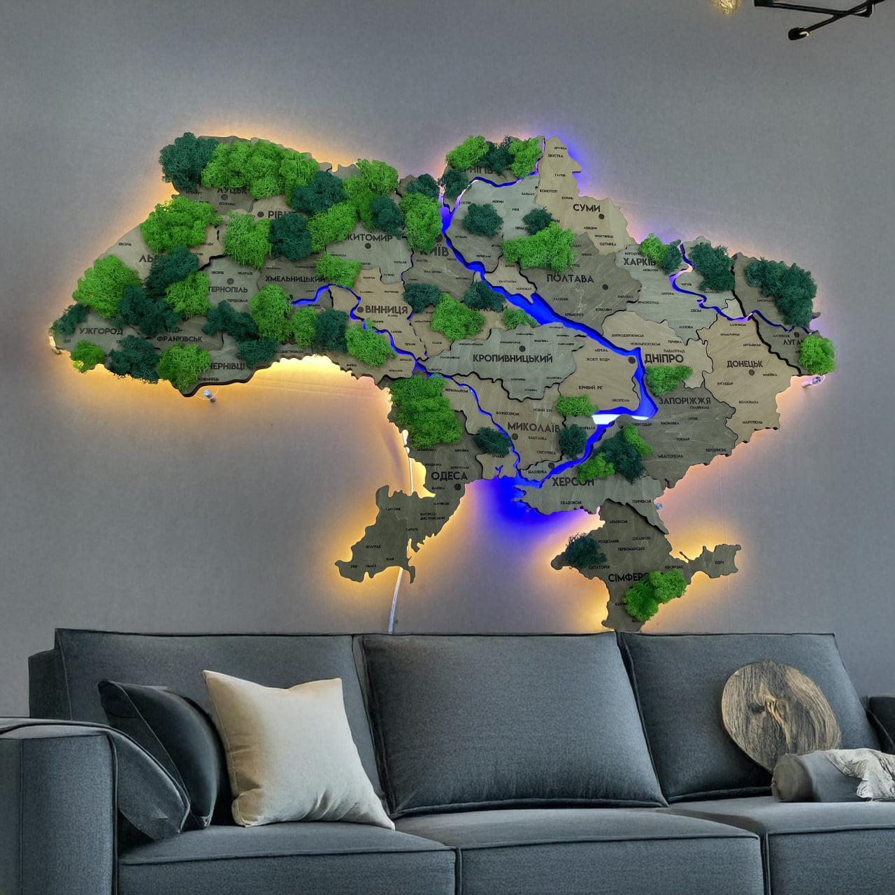 Деталізована карта України з підсвіткою річок та по контуру і мохом колір Light tree