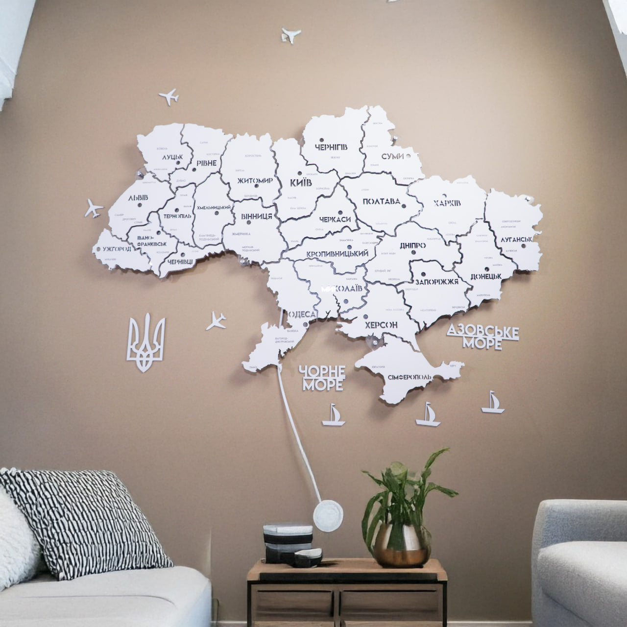 Карта України на акрилі з підсвіткою між областями колір White