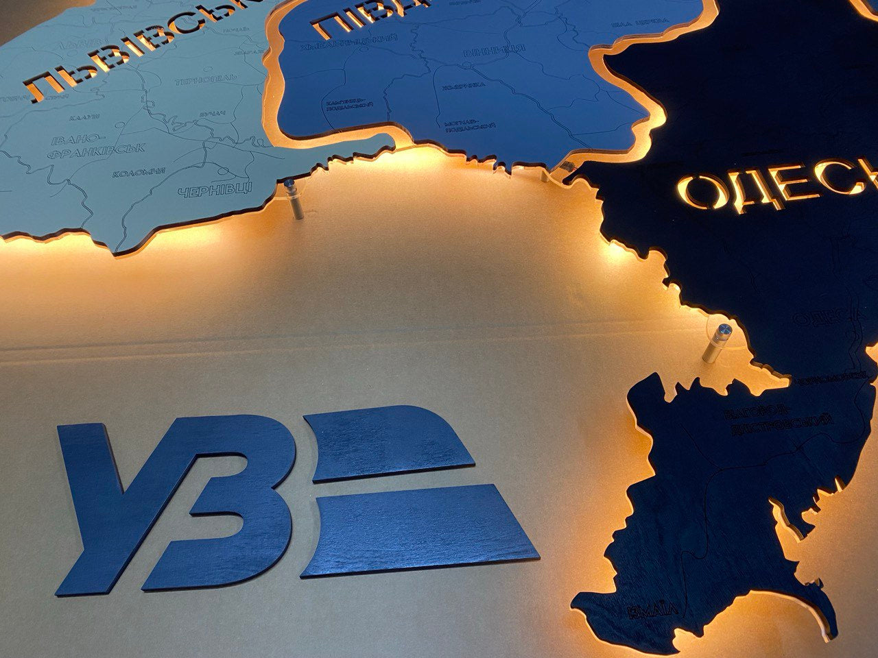 Індивідуальна карта залізничних шляхів України з LED-підсвіткою