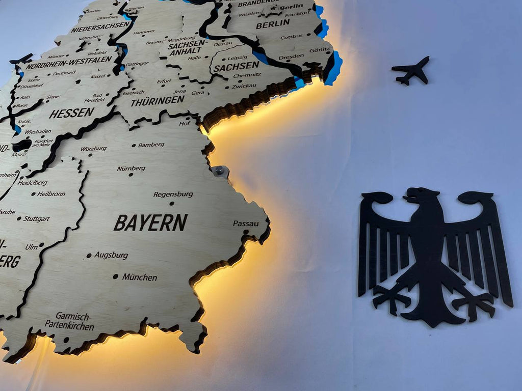 Багатошарова карта Німеччини з підсвіткою річок колір Natural