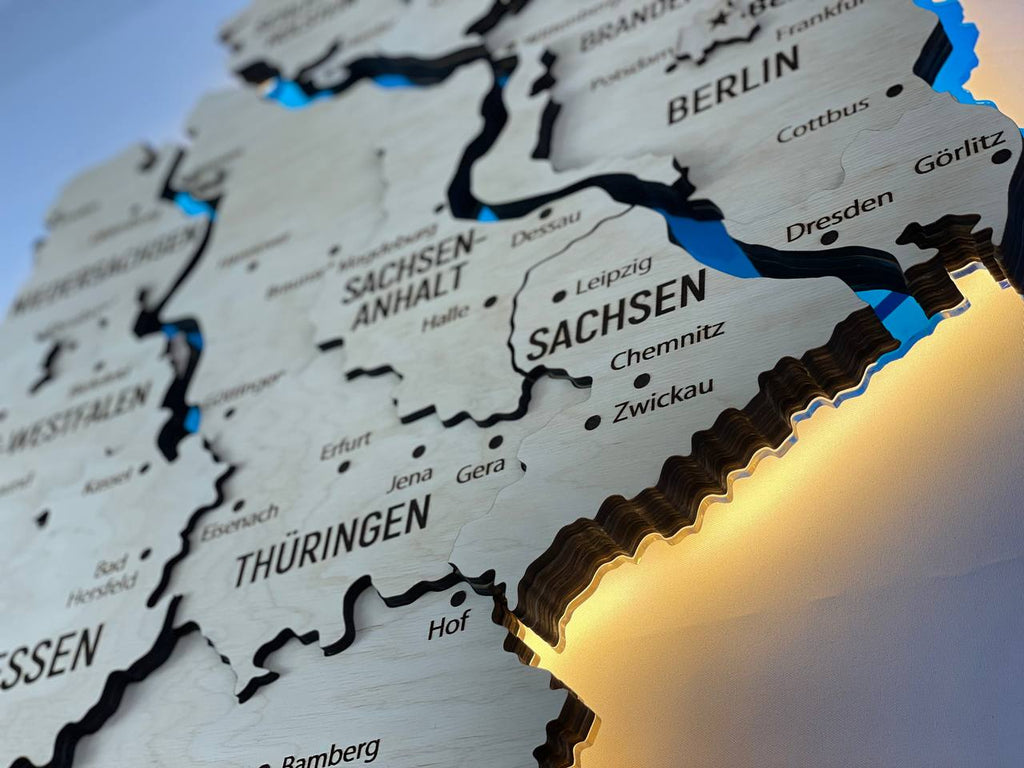 Багатошарова карта Німеччини з підсвіткою річок колір Natural