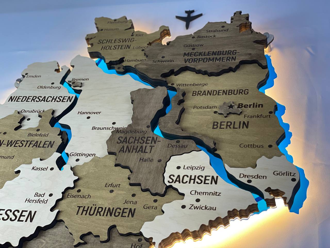 Багатошарова карта Німеччини з підсвіткою річок колір Wonder