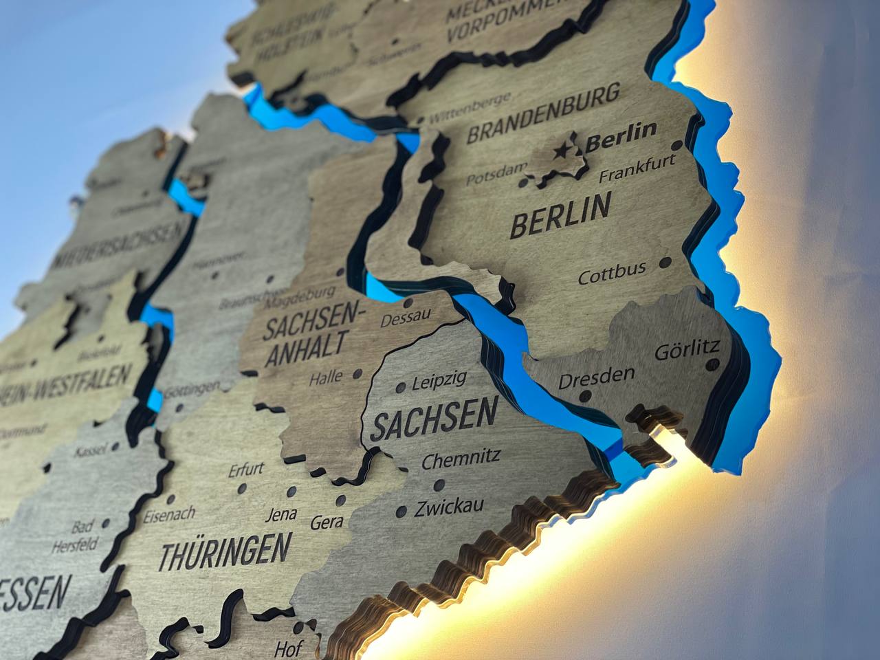 Багатошарова карта Німеччини з підсвіткою річок колір Dark Nut