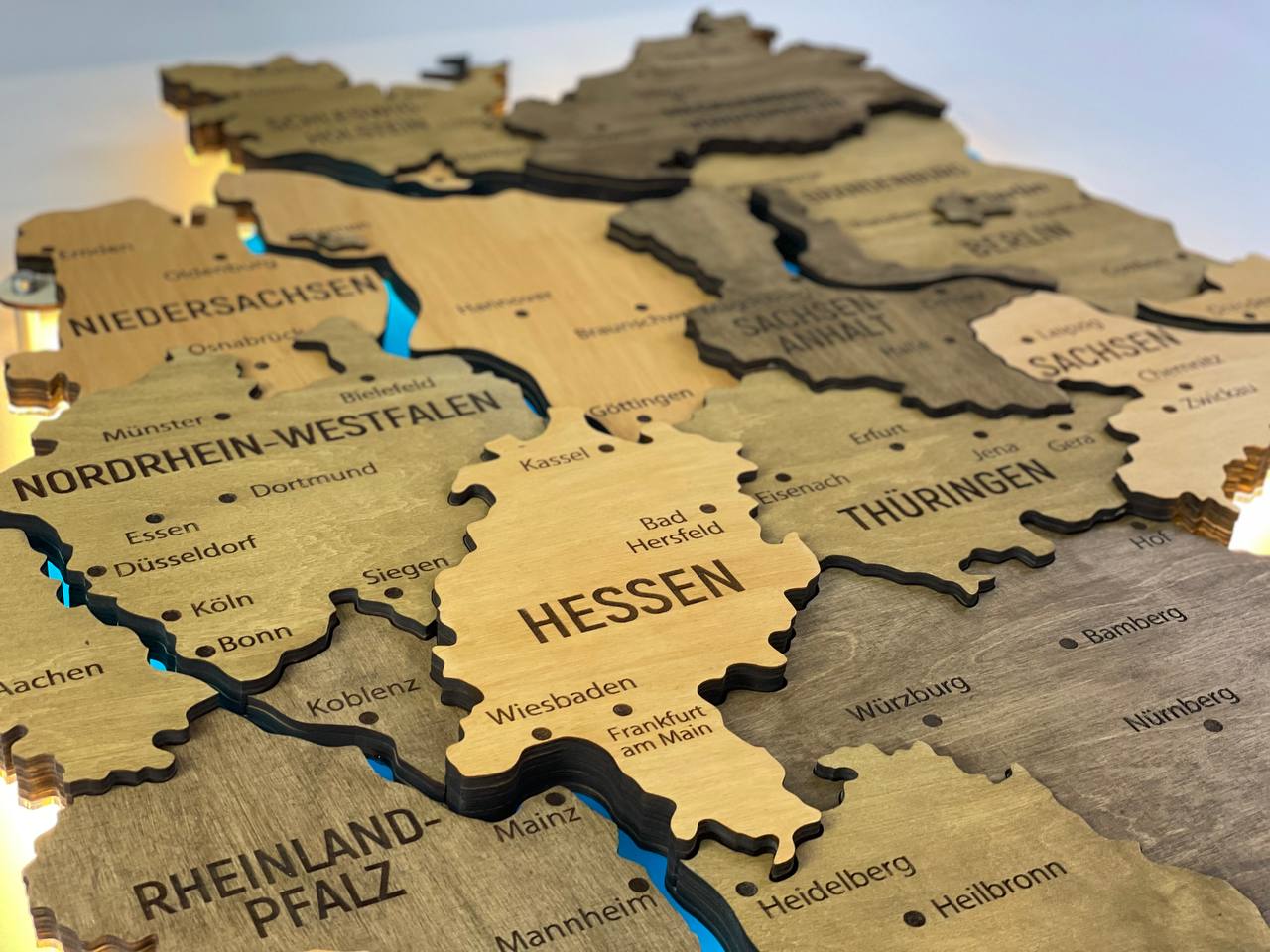 Багатошарова карта Німеччини з підсвіткою річок колір Elis