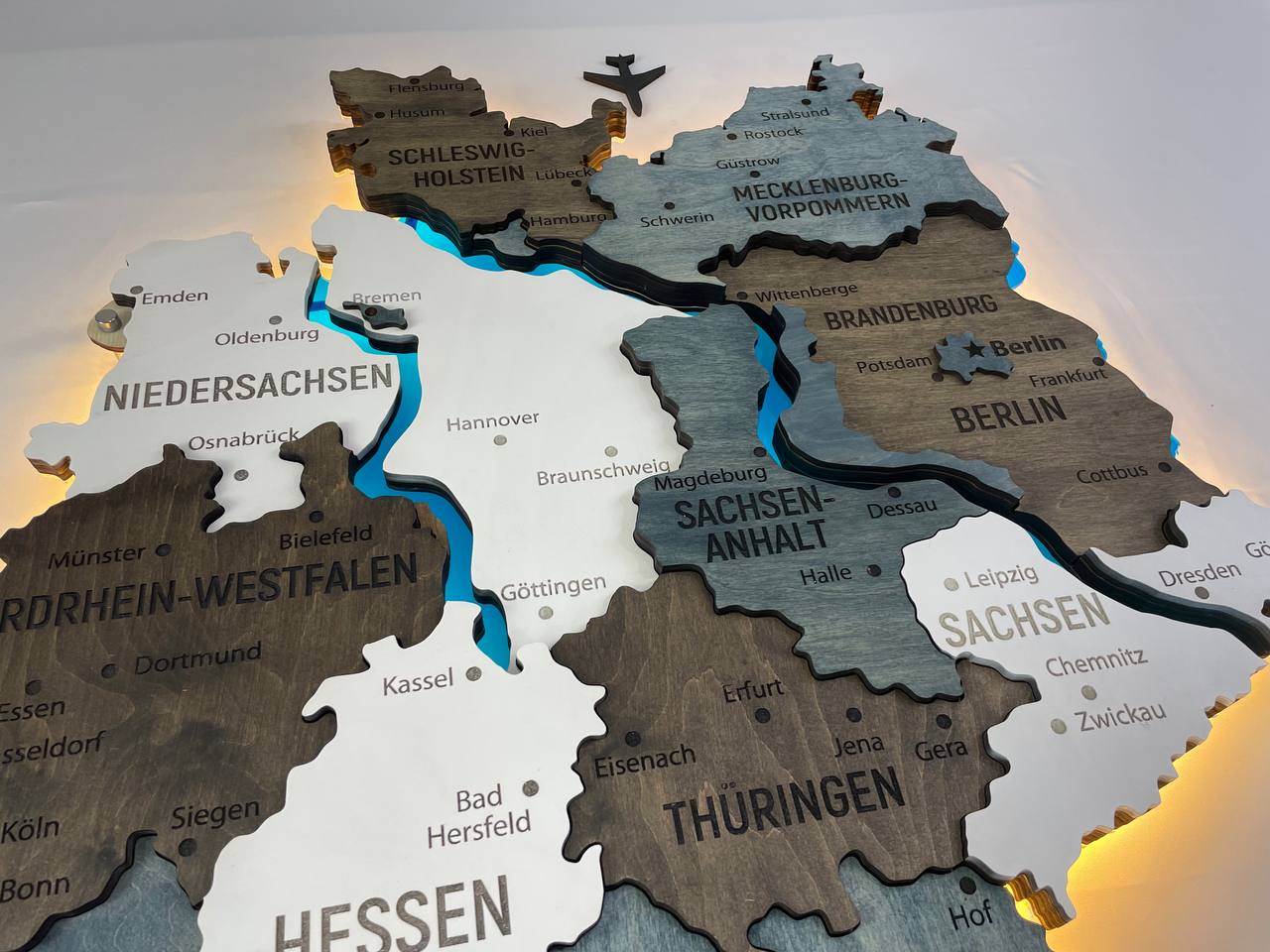 Багатошарова карта Німеччини з підсвіткою річок колір Loft