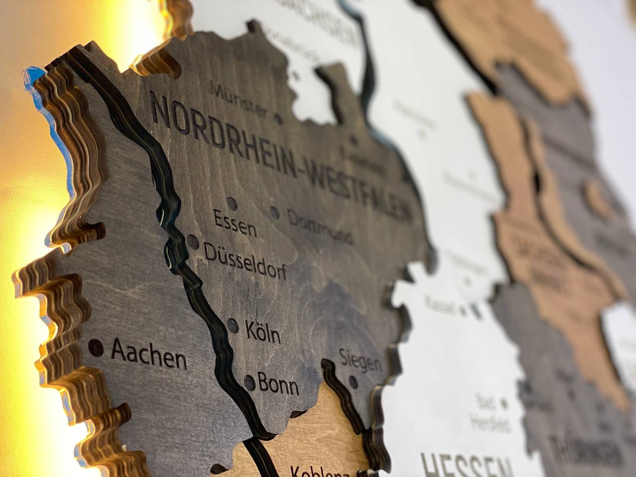 Багатошарова карта Німеччини з підсвіткою річок колір Temptation