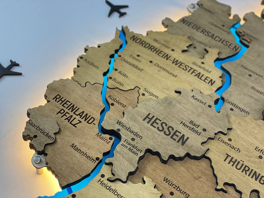 Багатошарова карта Німеччини з підсвіткою річок колір Dark Nut