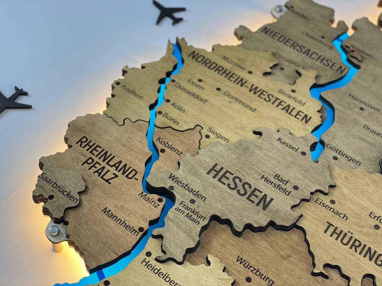 Багатошарова карта Німеччини з підсвіткою річок колір Dark Nut