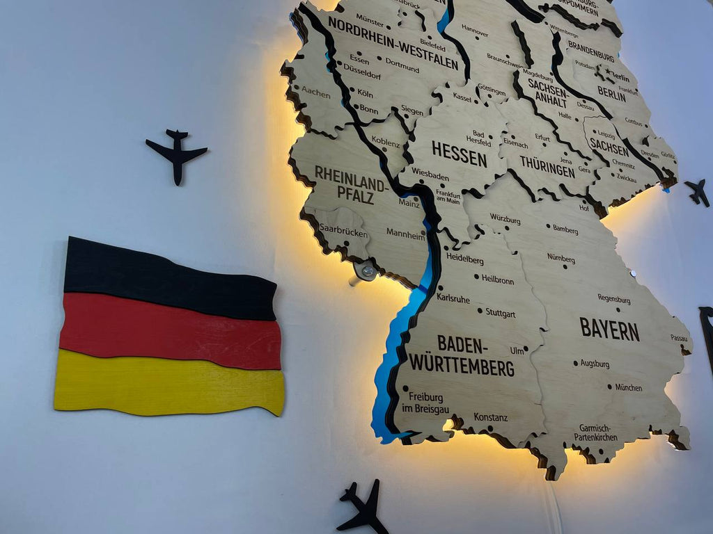 Багатошарова карта Німеччини з підсвіткою річок колір Natural