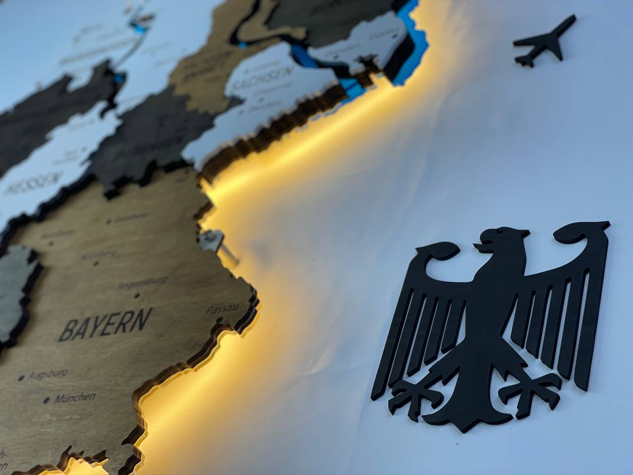 Багатошарова карта Німеччини з підсвіткою річок колір Temptation